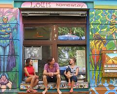 Lollis Homestay - Hostel
