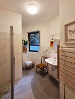 Lollis Homestay - Hostel