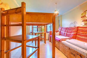 Lollis Homestay - Hostel