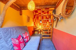 Lollis Homestay - Hostel