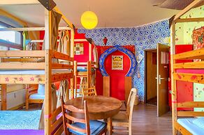 Lollis Homestay - Hostel