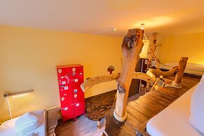 Lollis Homestay - Hostel