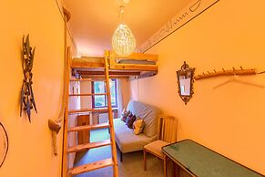 Lollis Homestay - Hostel