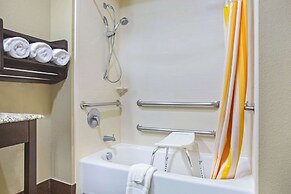 La Quinta Inn & Suites by Wyndham Pearsall