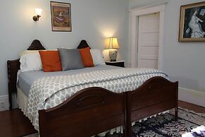 Kelley & Young Wine Garden Inn