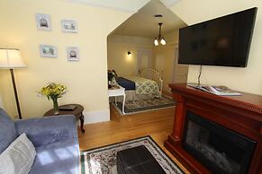 Kelley & Young Wine Garden Inn