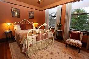 Kelley & Young Wine Garden Inn