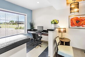 Best Western Thompson Hotel & Suites