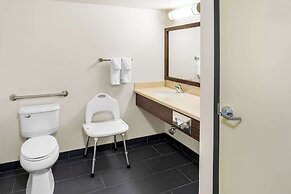 Best Western Thompson Hotel & Suites