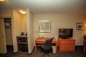 Best Western Thompson Hotel & Suites