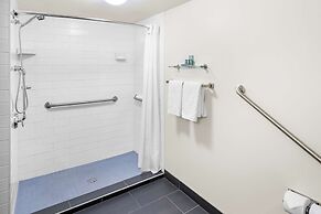 Best Western Thompson Hotel & Suites