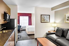 Best Western Thompson Hotel & Suites