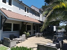 Brit Hotel Confort Pau Lons