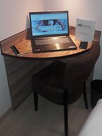 Brit Hotel Confort Pau Lons