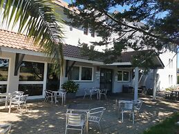 Brit Hotel Confort Pau Lons