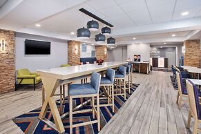 Hampton Inn Clinton, IA