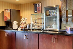 Cobblestone Inn & Suites - Carrington