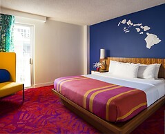 Shoreline Hotel Waikiki