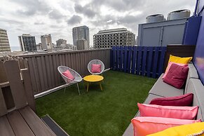 Shoreline Hotel Waikiki