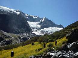 Criffel Peak View B&B and Apartment