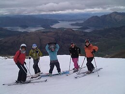 Criffel Peak View B&B and Apartment