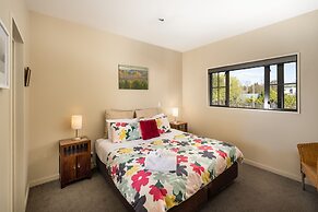 Criffel Peak View B&B and Apartment