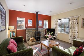 Criffel Peak View B&B and Apartment