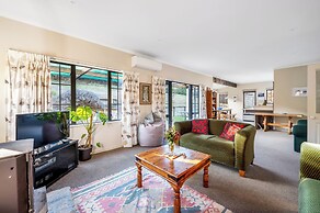 Criffel Peak View B&B and Apartment