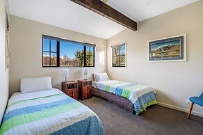 Criffel Peak View B&B and Apartment