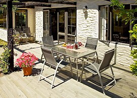 Criffel Peak View B&B and Apartment