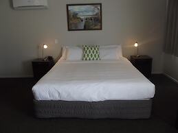 Arena Court Motel