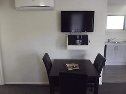 Arena Court Motel