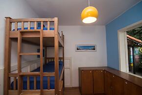 Beach House Ipanema - Hostel