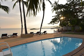 Blu' Beach Bungalows