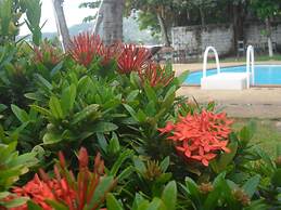 Blu' Beach Bungalows