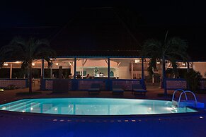 Blu' Beach Bungalows