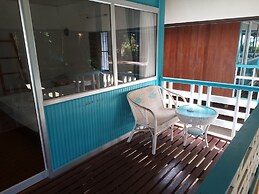 Blu' Beach Bungalows