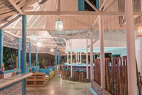 Blu' Beach Bungalows