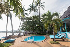 Blu' Beach Bungalows