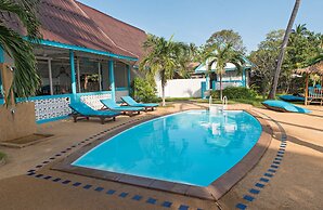 Blu' Beach Bungalows