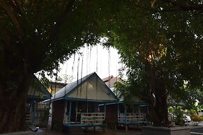 Blu' Beach Bungalows