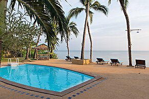 Blu' Beach Bungalows