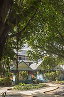 Blu' Beach Bungalows