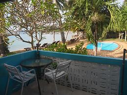 Blu' Beach Bungalows