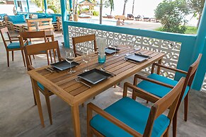 Blu' Beach Bungalows