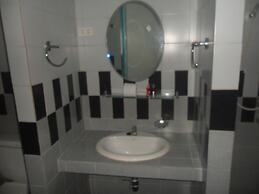 Blu' Beach Bungalows