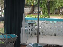 Blu' Beach Bungalows