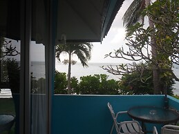 Blu' Beach Bungalows