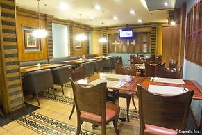 Herald Suites Solana