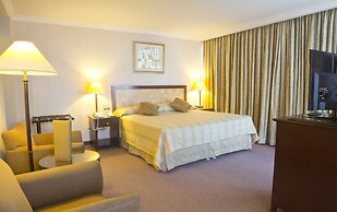 Herald Suites Solana